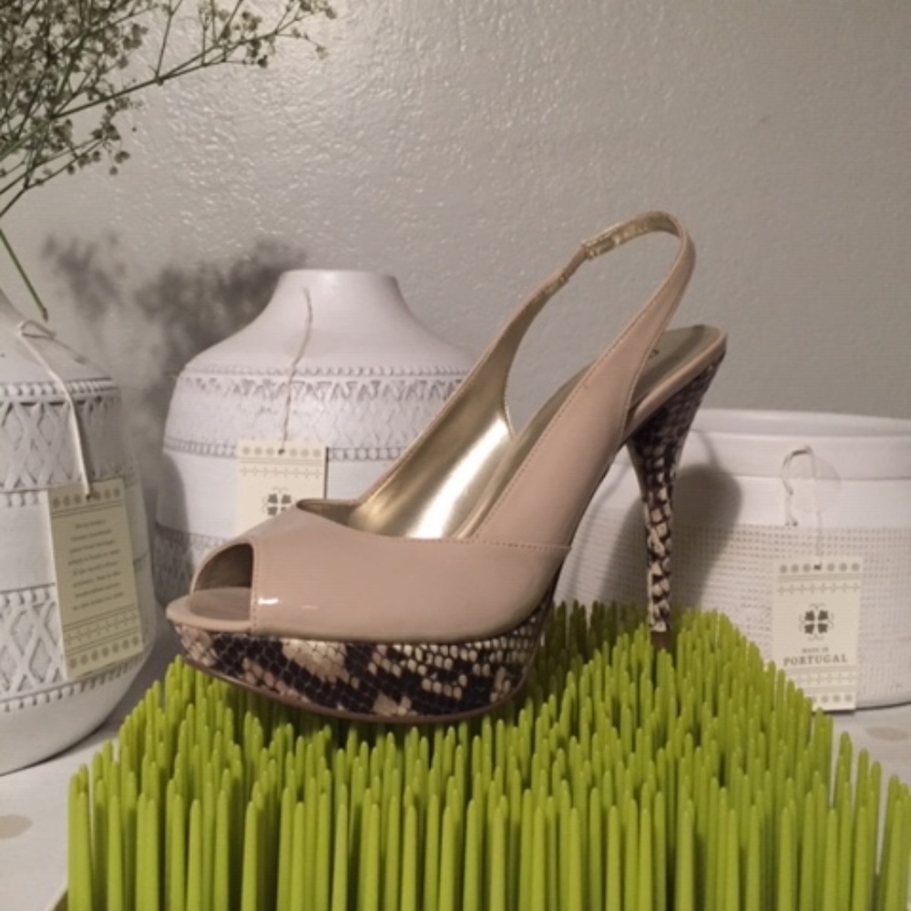 NWOT Guess Pumps Sling back Sandals